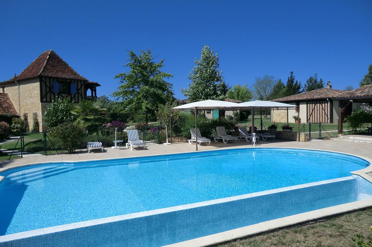 Au Jardin Fleuri Hotel Bosset Bagian luar foto