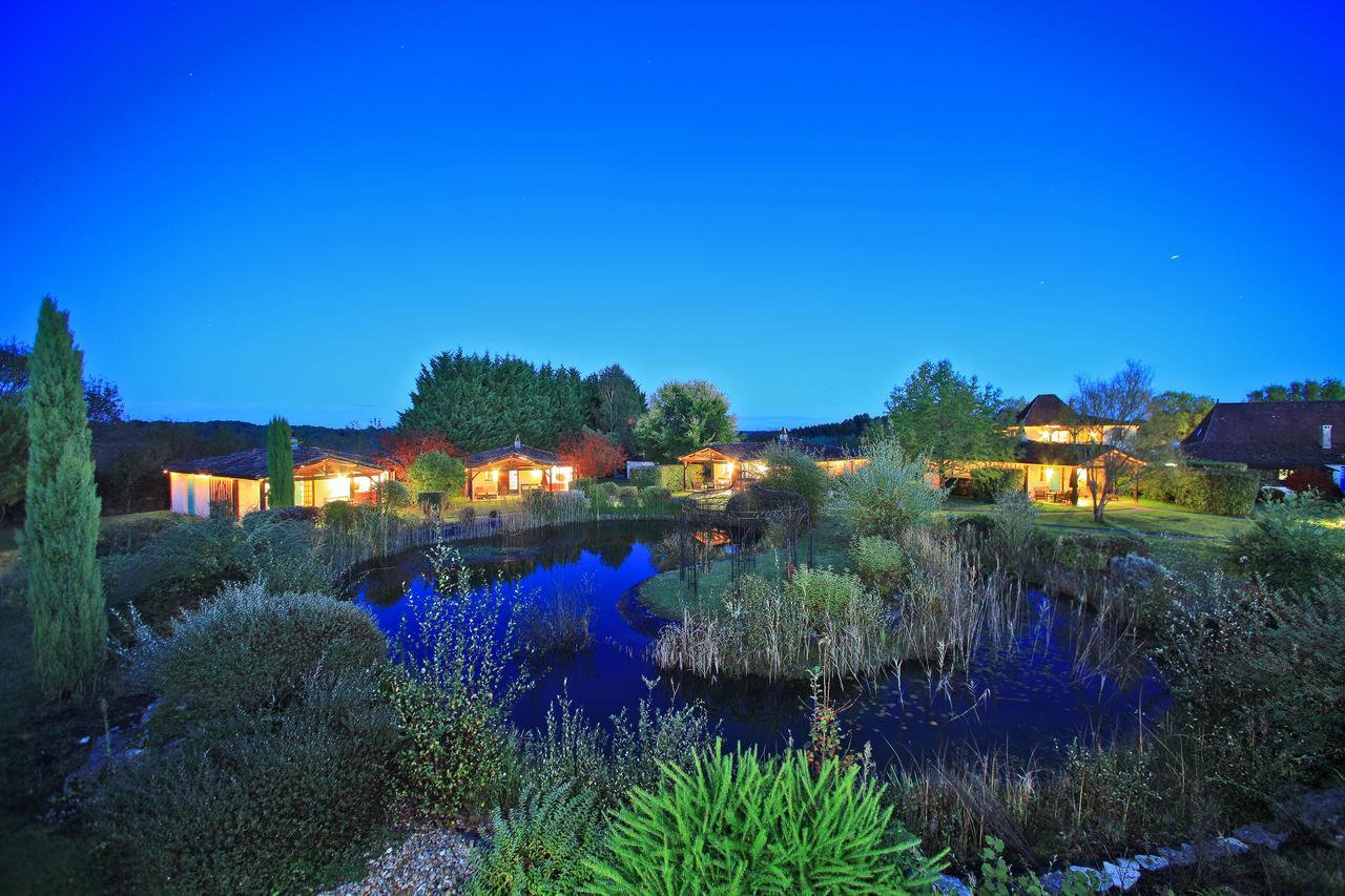 Au Jardin Fleuri Hotel Bosset Bagian luar foto